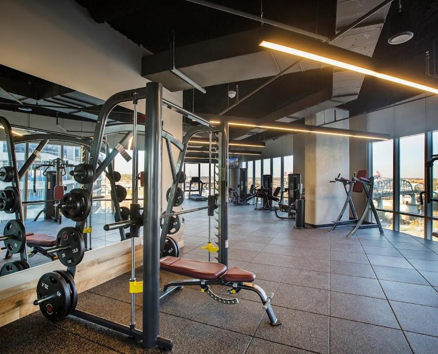 Placemakr Premier Sobro Нашвил Екстериор снимка The gym at the 100th floor