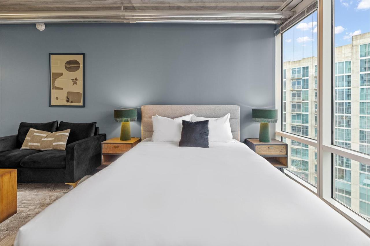 Placemakr Premier Sobro Нашвил Екстериор снимка A bedroom at the Hilton Anatole
