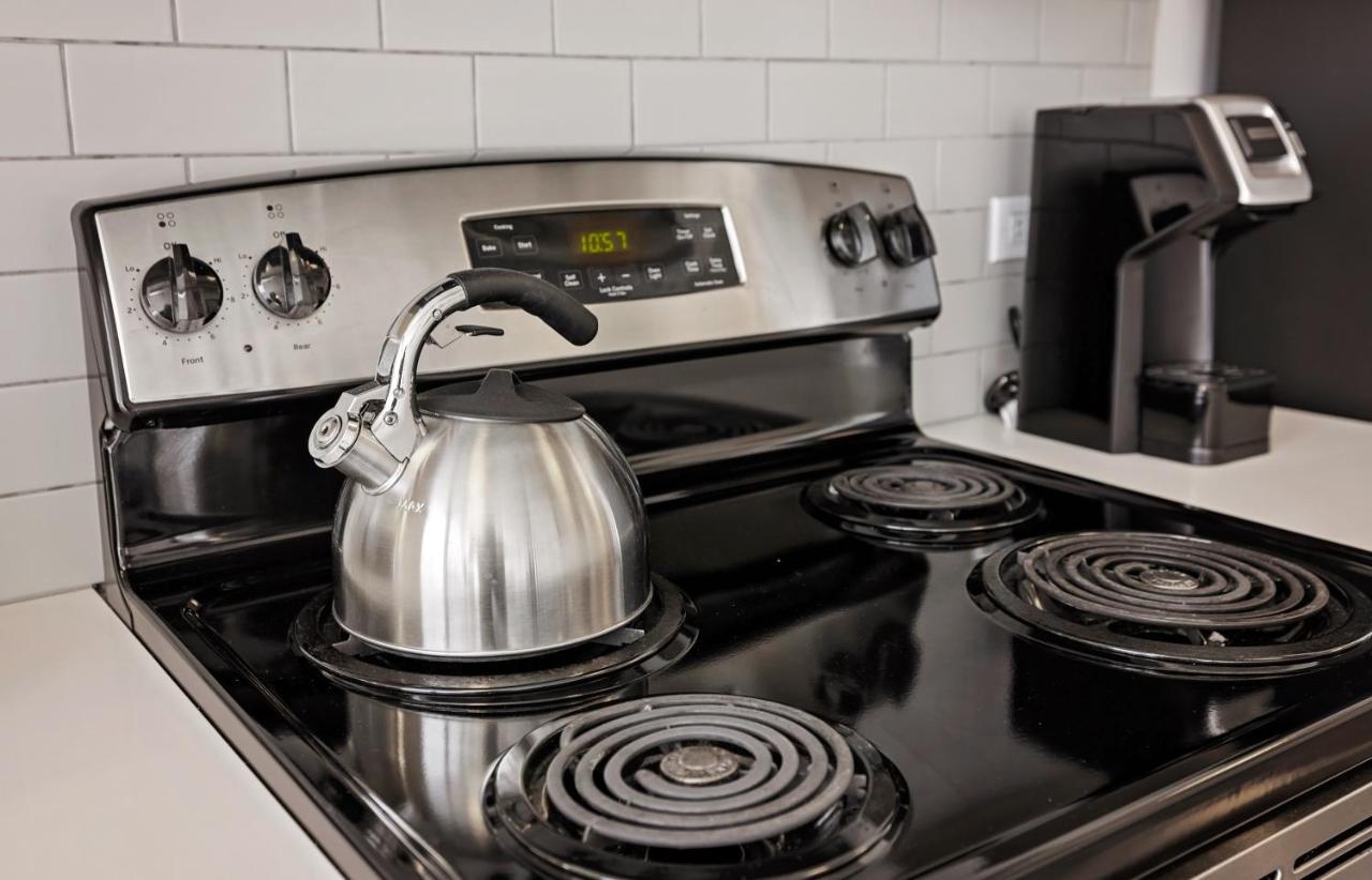 Placemakr Premier Sobro Нашвил Екстериор снимка A GE Profile stove