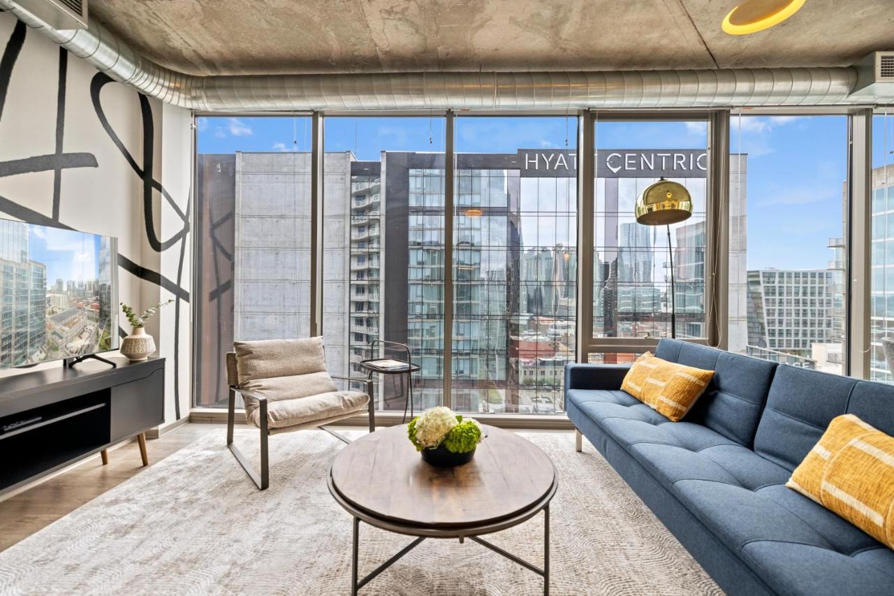 Placemakr Premier Sobro Нашвил Екстериор снимка A staged living room