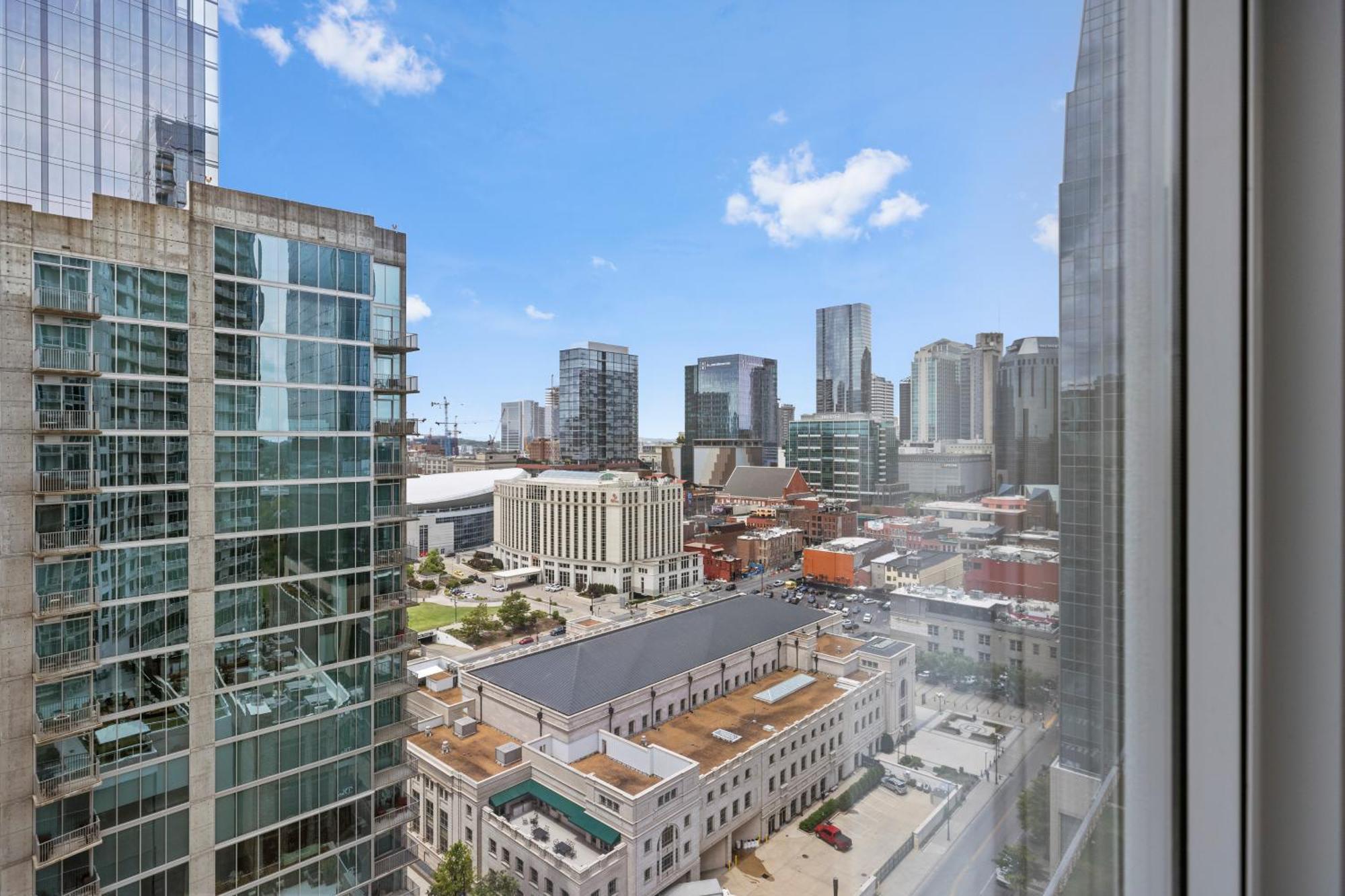 Placemakr Premier Sobro Нашвил Екстериор снимка View from a window of the building